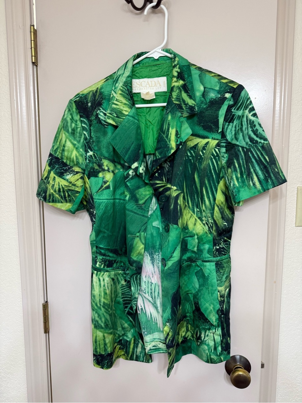 *VTG* Escada Margaret’s Ley Green Leaf-Print Short Sleeve Suit Top